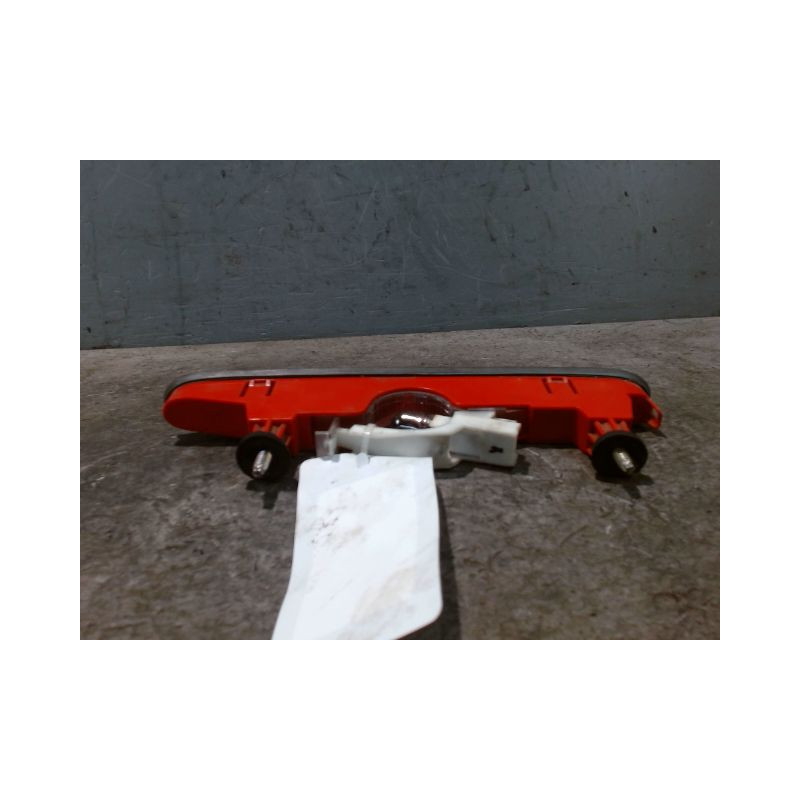 FEUX STOP SUPPLEMENTAIRE CITROEN BERLINGO