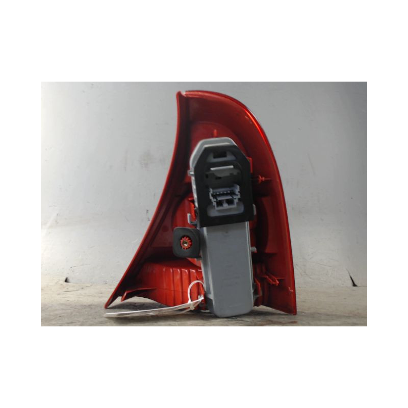 FEU ARRIERE GAUCHE  RENAULT CLIO II PH.2 01-06