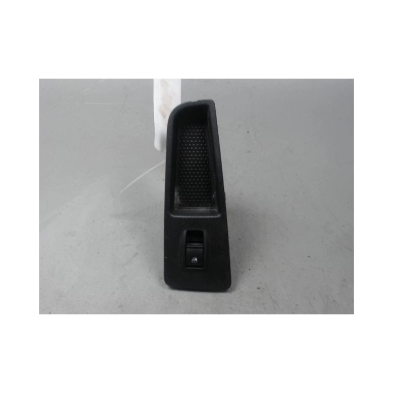 COMMANDE LEVE-GLACE PORTE AVD FIAT PUNTO