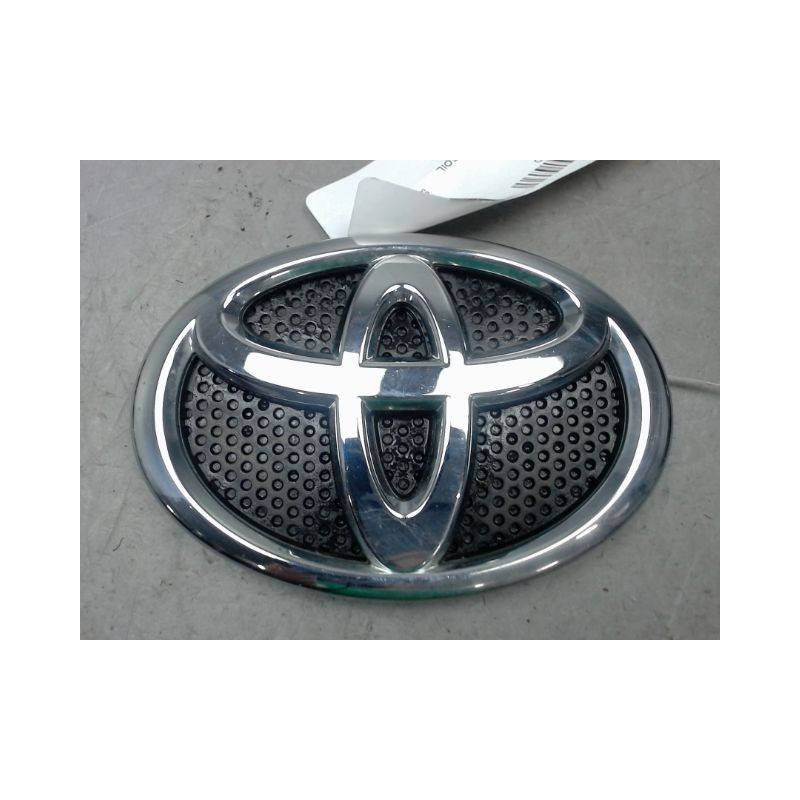 SIGLE CALANDRE TOYOTA VERSO