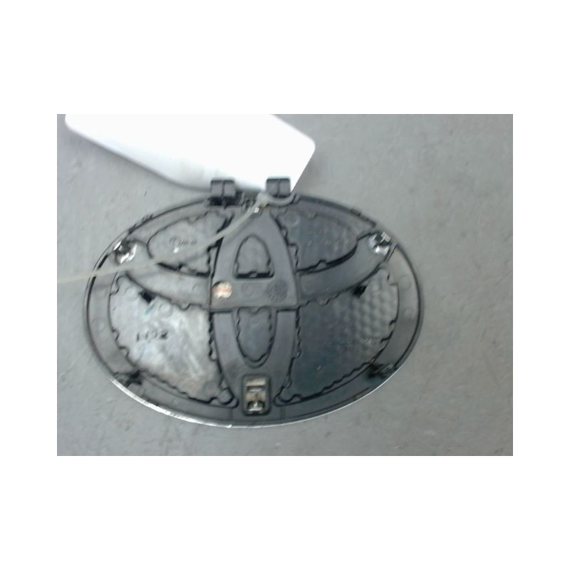 SIGLE CALANDRE TOYOTA VERSO
