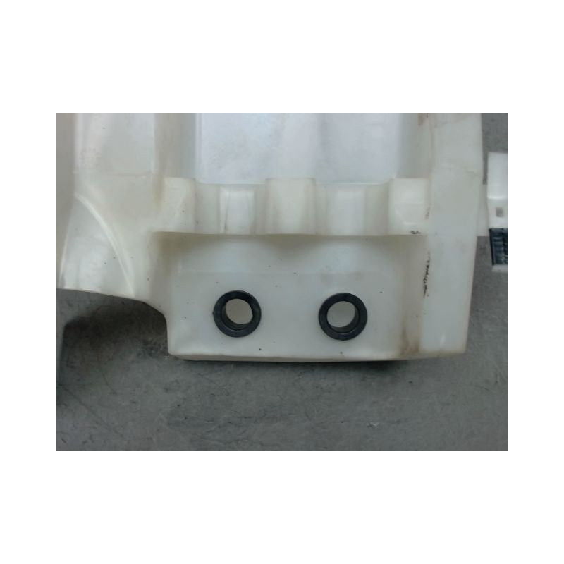 RESERVOIR LAVE-GLACE AVANT PEUGEOT 107 3P