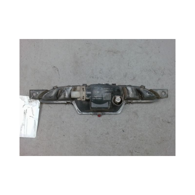 FEU BROUILLARD CENTRAL ARRIERE PEUGEOT 208