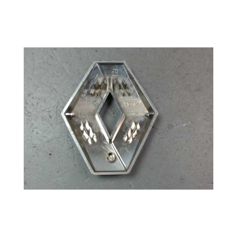 SIGLE CALANDRE RENAULT CLIO III Phase 2 2009-2014