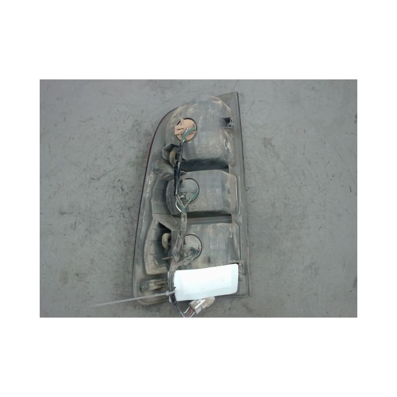 FEU ARRIERE DROIT TOYOTA HILUX SIMPLE CABINE 2006-