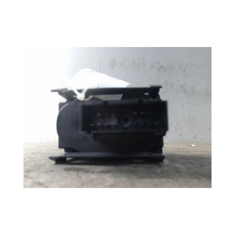 COMMANDE ECLAIRAGE FORD KUGA