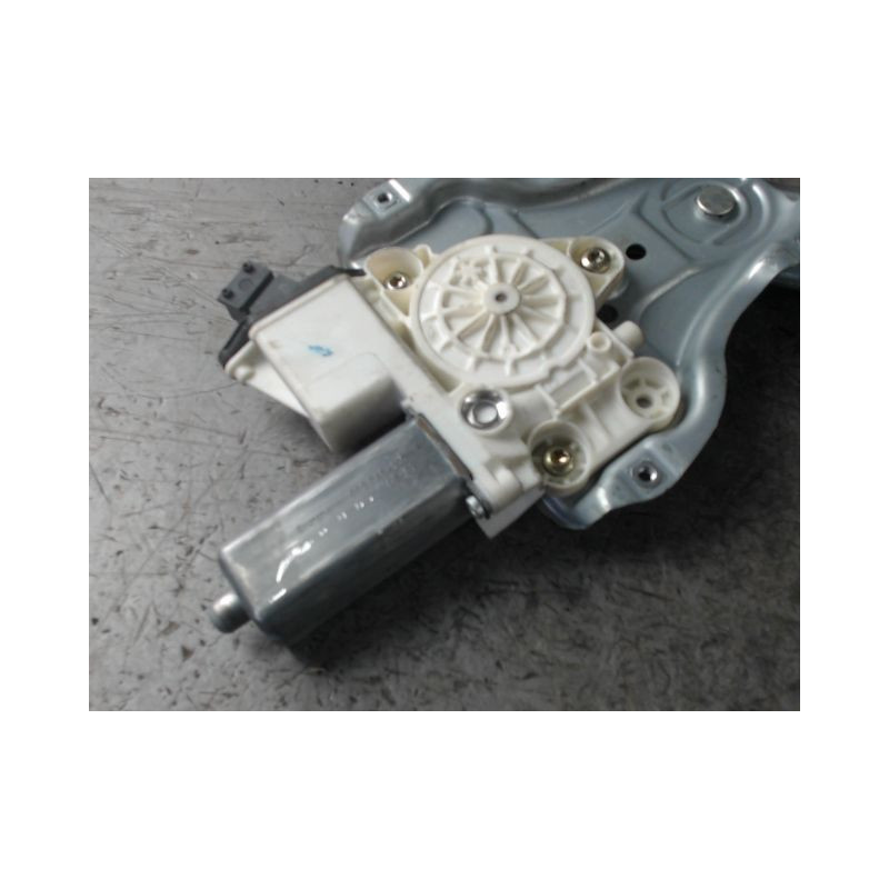 MECANISME+MOTEUR LEVE-GLACE AVANT GAUCHE TOYOTA COROLLA 2004-