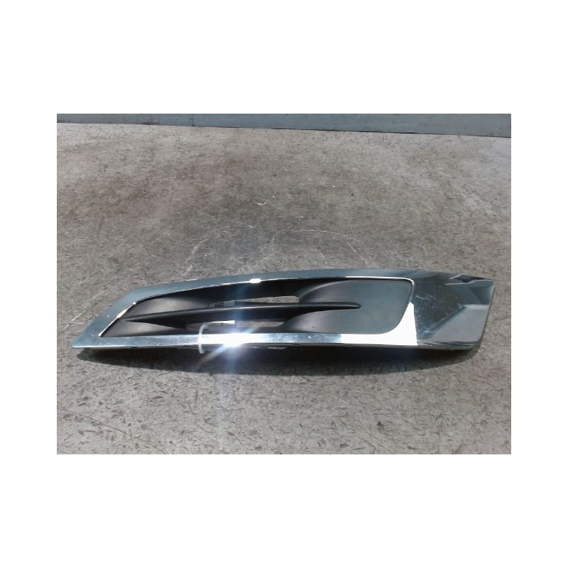 ENJOLIVEUR PARE-CHOC AVG PEUGEOT 5008 2009-
