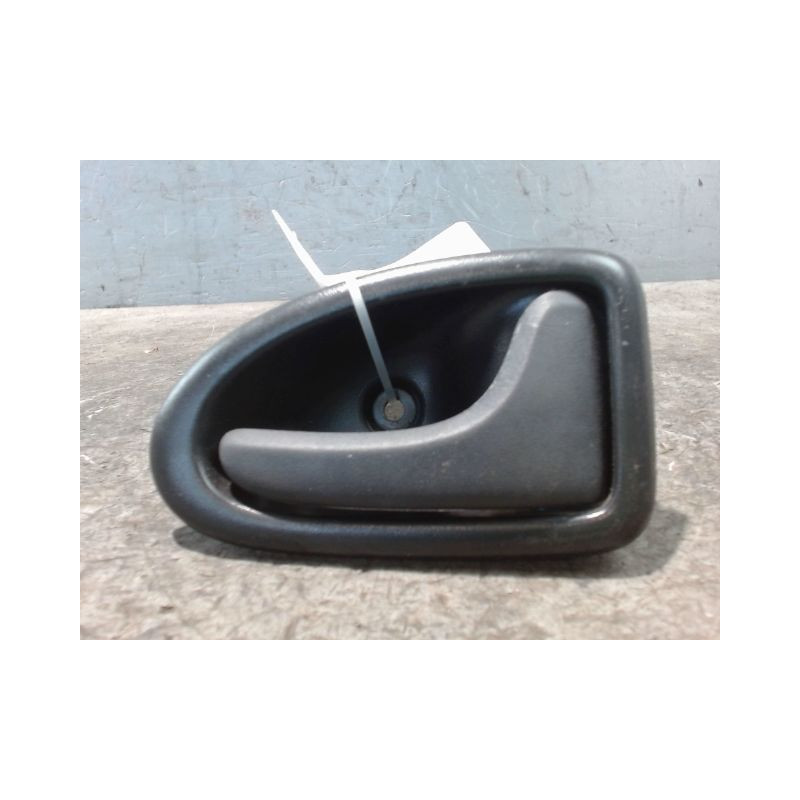 POIGNEE INTERIEURE PORTE AVANT DROIT RENAULT CLIO II CAMPUS 06-