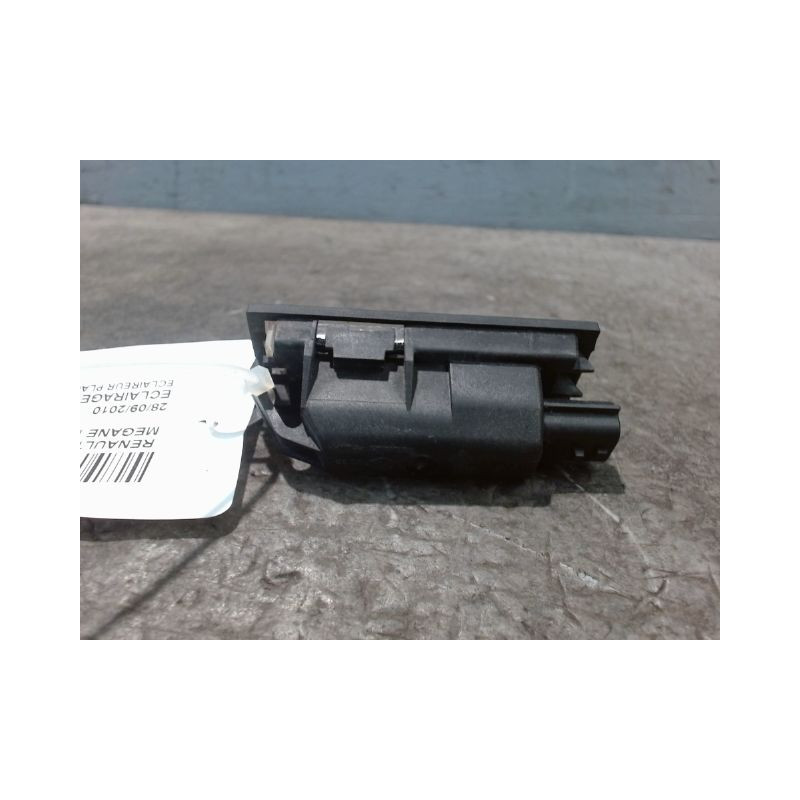 ECLAIREUR PLAQUE DE POLICE GAUCHE RENAULT MEGANE III 2008-