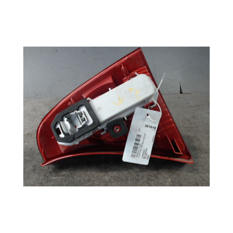 FEU ARRIERE GAUCHE  RENAULT CLIO II PH.2 01-06