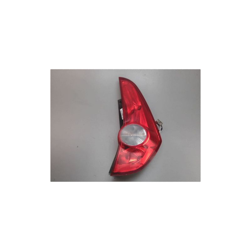 FEU ARRIERE DROIT OPEL AGILA