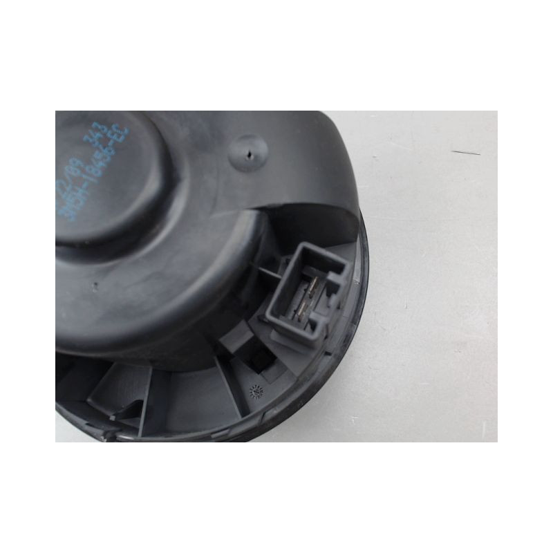 MOTEUR VENTILATEUR CHAUFFAGE FORD FOCUS