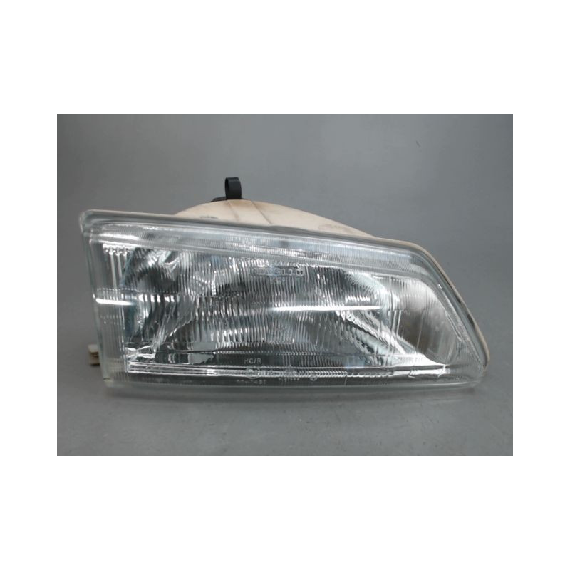 PHARE DROIT PEUGEOT 106