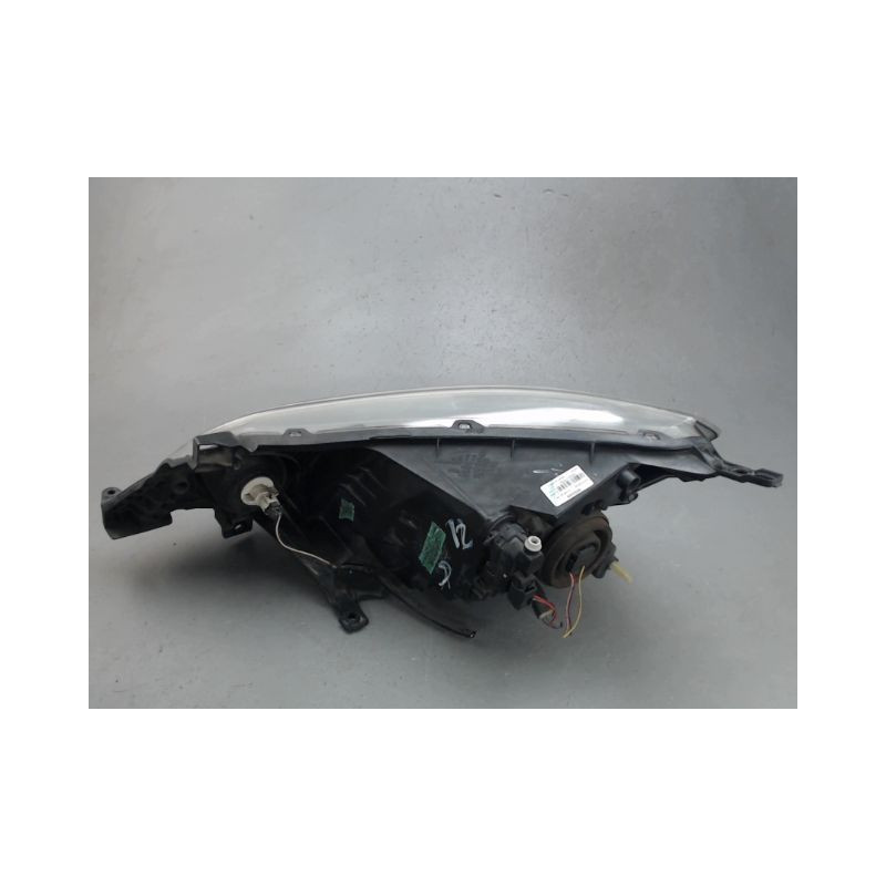 PHARE DROIT NISSAN NV200