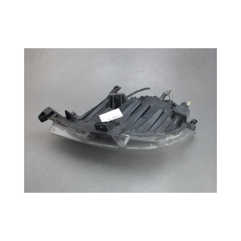 PHARE DROIT NISSAN NV200
