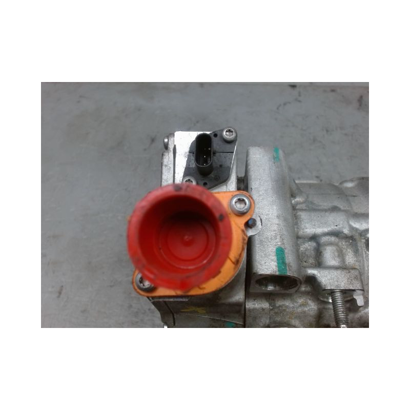 COMPRESSEUR AIR CONDITIONNE PEUGEOT 208