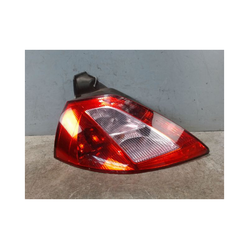 FEU ARRIERE GAUCHE  RENAULT MEGANE II PH1 C.C 03-05