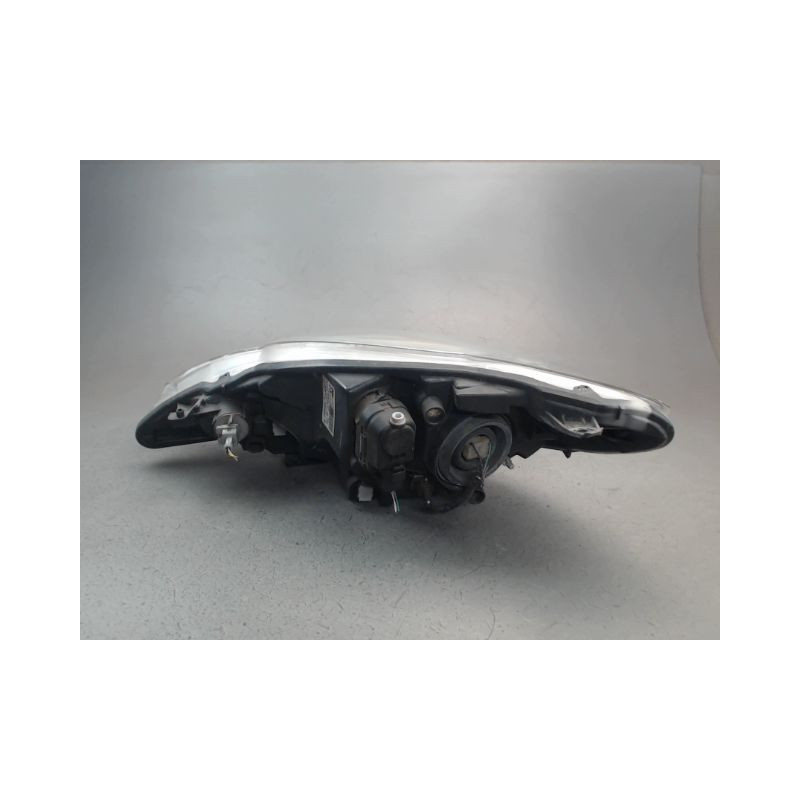 PHARE DROIT PEUGEOT 107