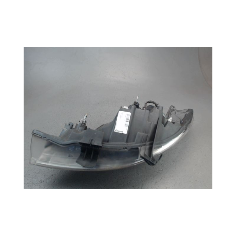 PHARE DROIT PEUGEOT 107