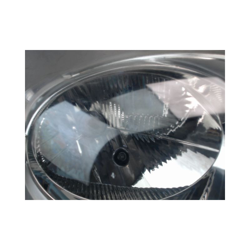 PHARE DROIT PEUGEOT 107