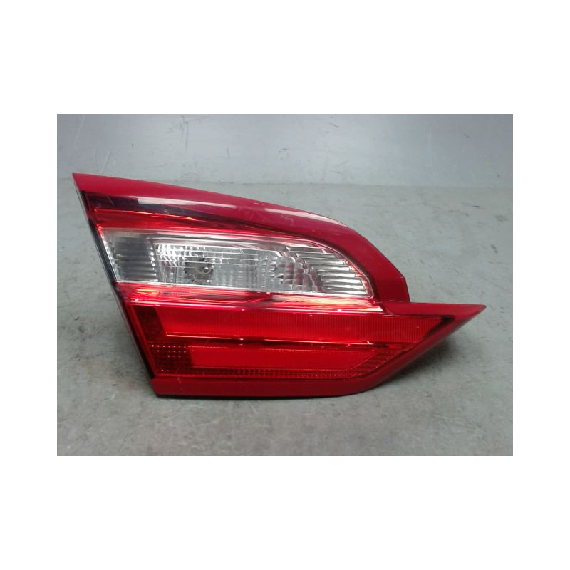 FEU ARRIERE INTERIEUR GAUCHE FORD FIESTA