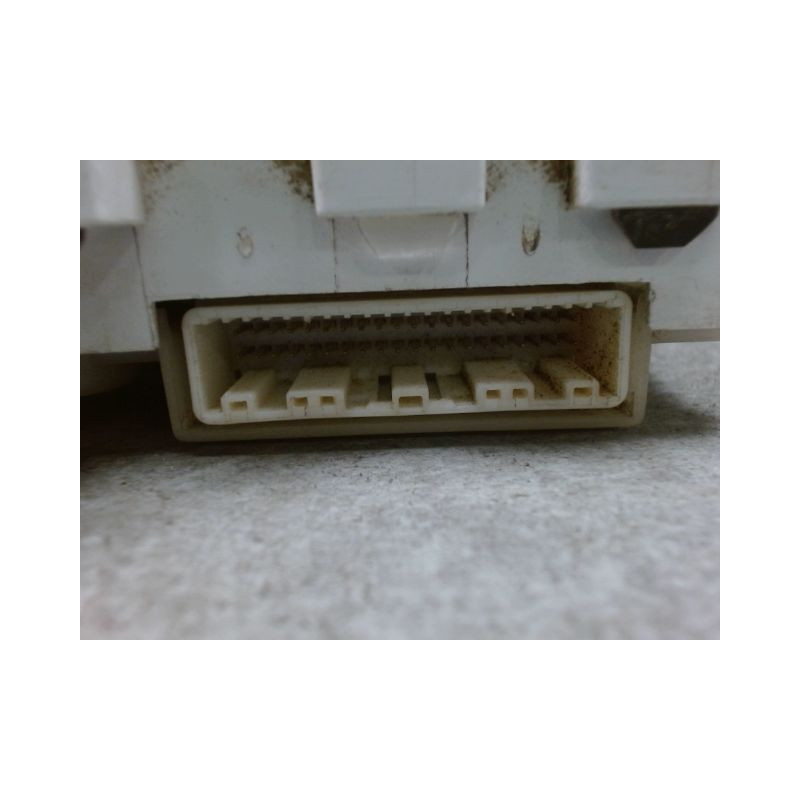 BLOC COMPTEURS TOYOTA HILUX SIMPLE CABINE 2006-