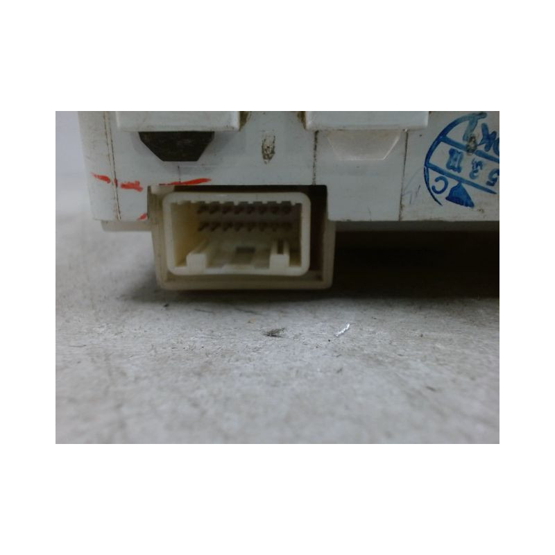 BLOC COMPTEURS TOYOTA HILUX SIMPLE CABINE 2006-