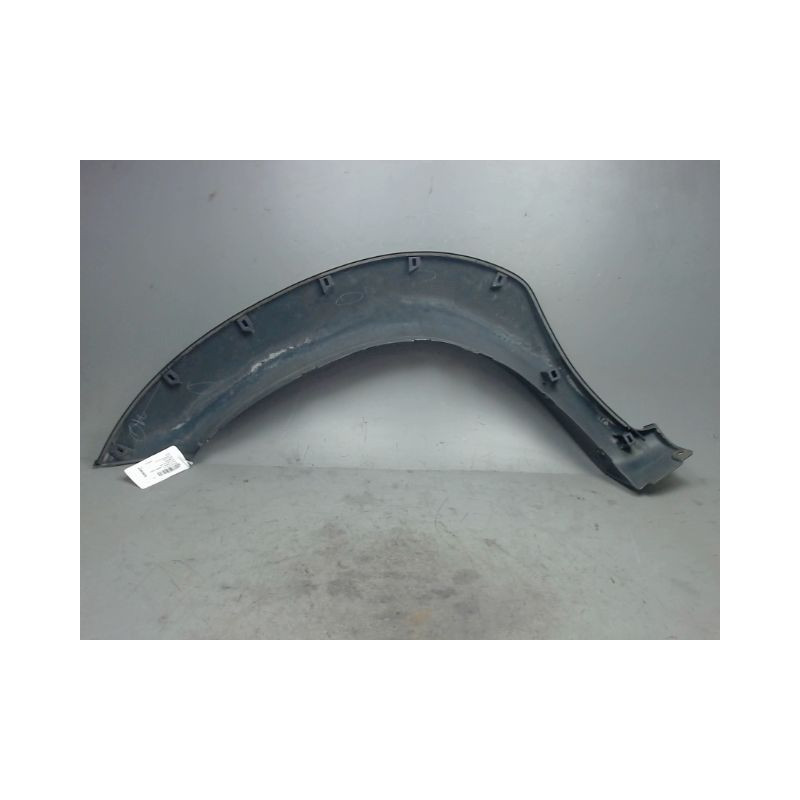 ELARGISSEUR AILE AVANT DROIT TOYOTA HILUX SIMPLE CABINE 2006-