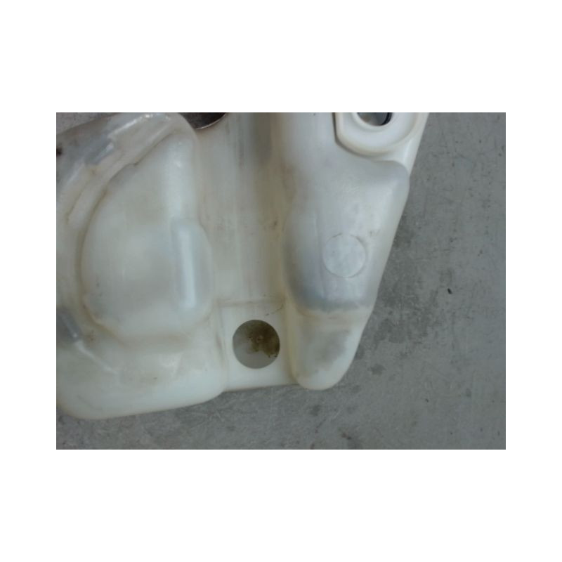 RESERVOIR LAVE-GLACE AVANT FORD FIESTA 95-9.99
