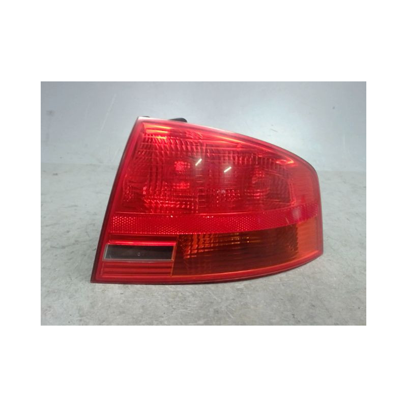 FEU ARRIERE DROIT AUDI A4 2004-
