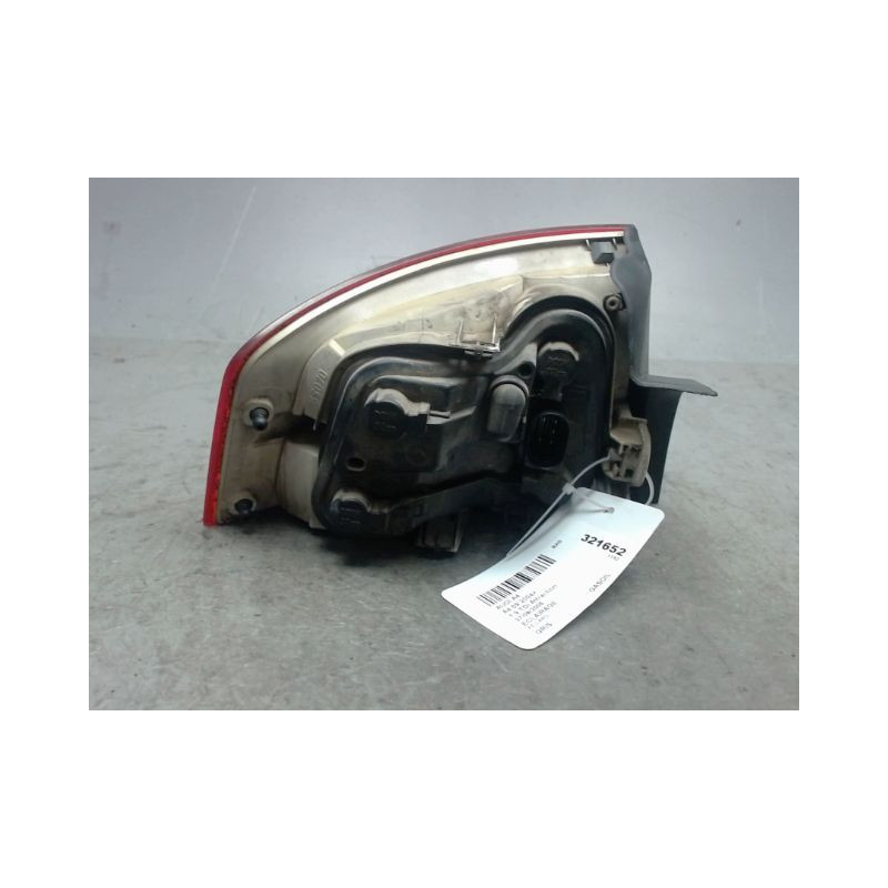 FEU ARRIERE DROIT AUDI A4 2004-
