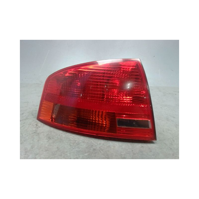 FEU ARRIERE GAUCHE  AUDI A4 2004-