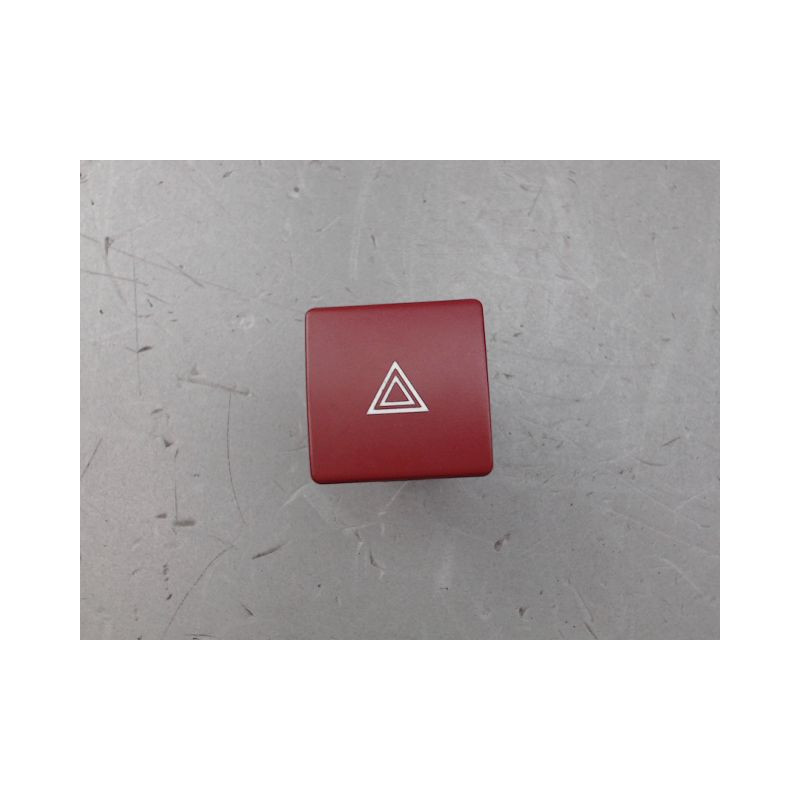 BOUTON DE WARNING CITROEN BERLINGO