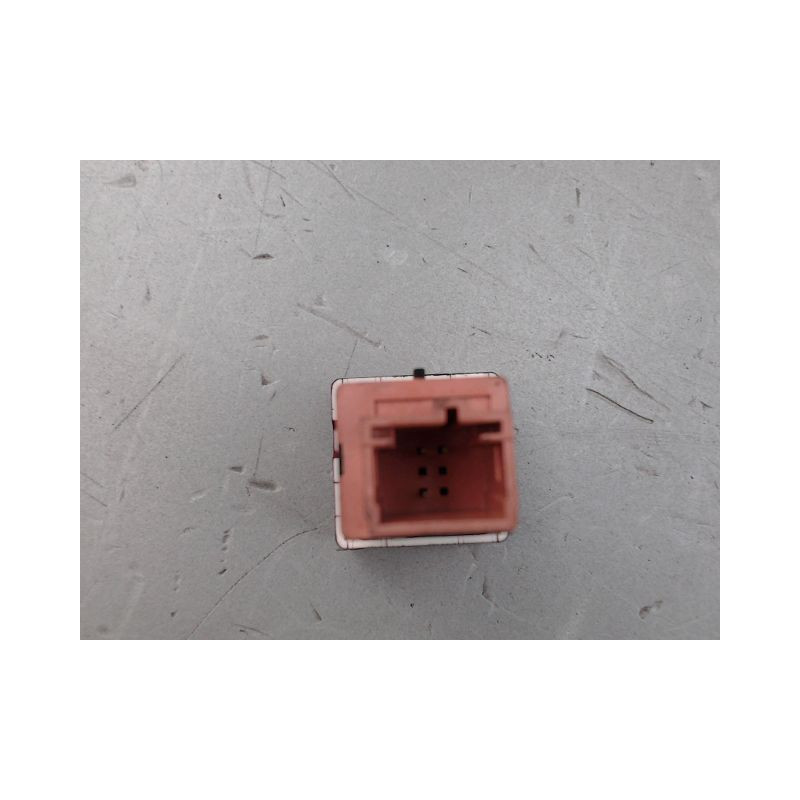 BOUTON DE WARNING CITROEN BERLINGO