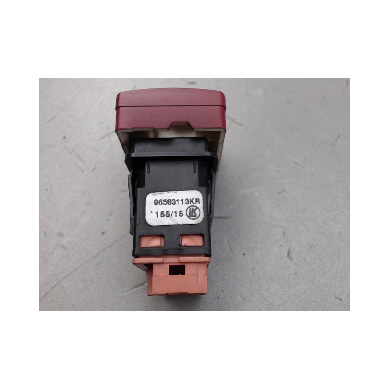 BOUTON DE WARNING CITROEN BERLINGO