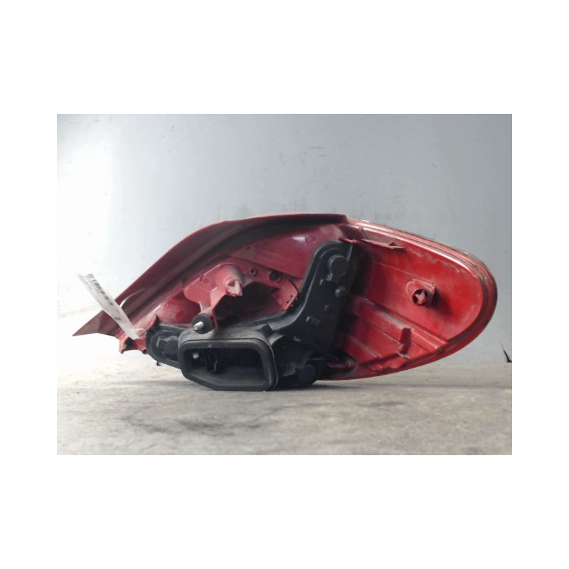 FEU ARRIERE GAUCHE  PEUGEOT 207 2009-