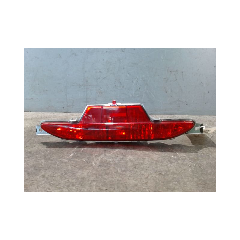 FEU BROUILLARD CENTRAL ARRIERE PEUGEOT 208