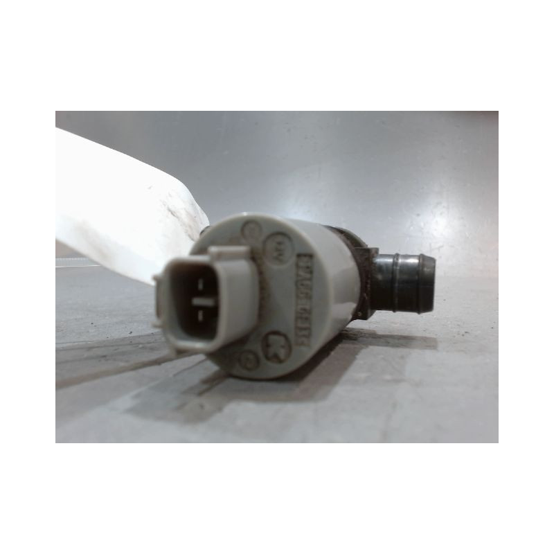 POMPE LAVE-GLACE AVANT TOYOTA AURIS