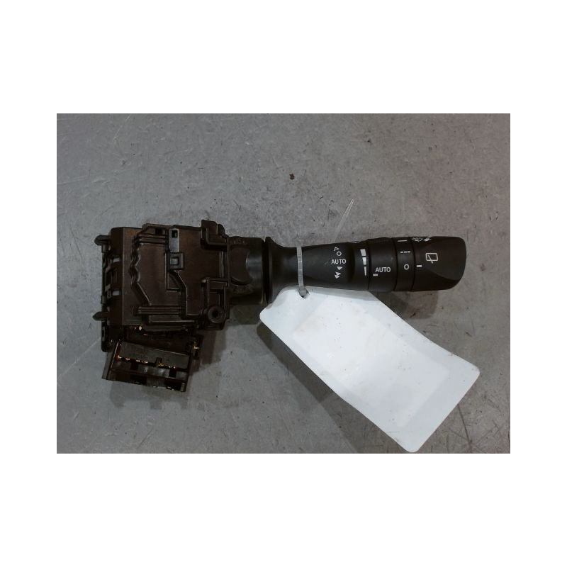 COMMANDE ESSUIE GLACE TOYOTA AURIS