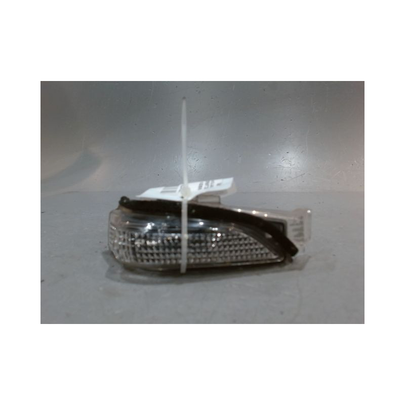 REPETITEUR RETROVISEUR DROIT TOYOTA AURIS
