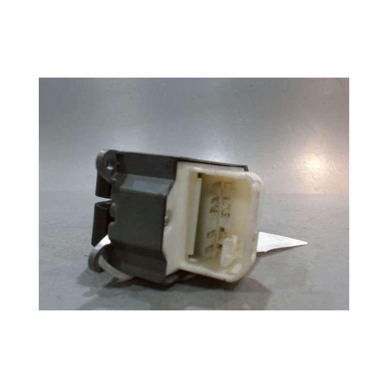 COMMANDE LEVE-GLACE PORTE AVG TOYOTA YARIS