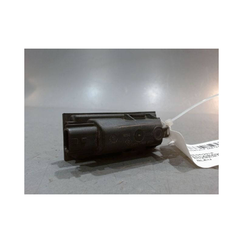 ECLAIREUR PLAQUE DE POLICE DROIT RENAULT MEGANE
