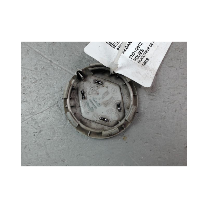 ENJOLIVEUR DE ROUE RENAULT MEGANE III Phase 1 2008-2012