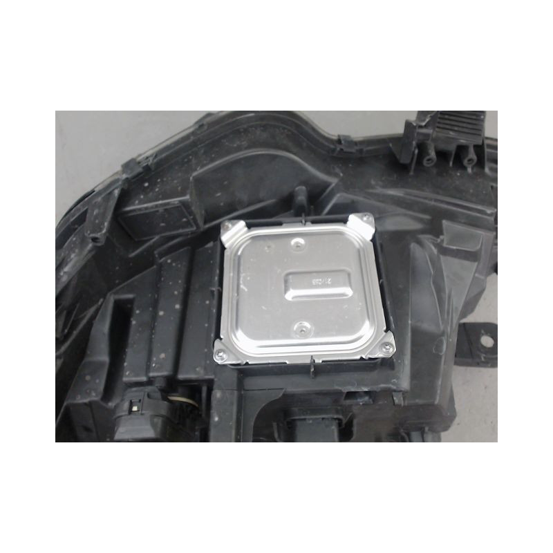 PHARE DROIT RENAULT CLIO