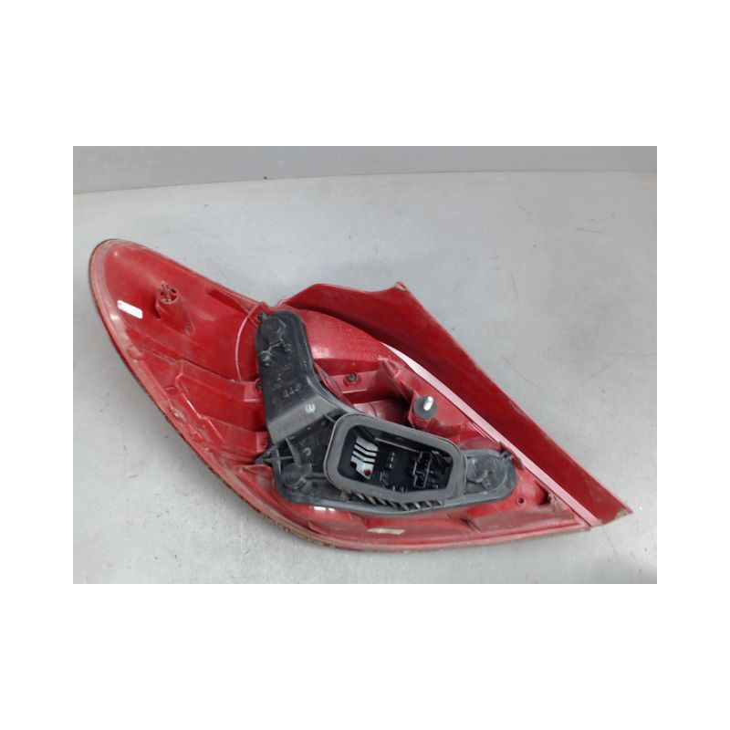 FEU ARRIERE DROIT PEUGEOT 207