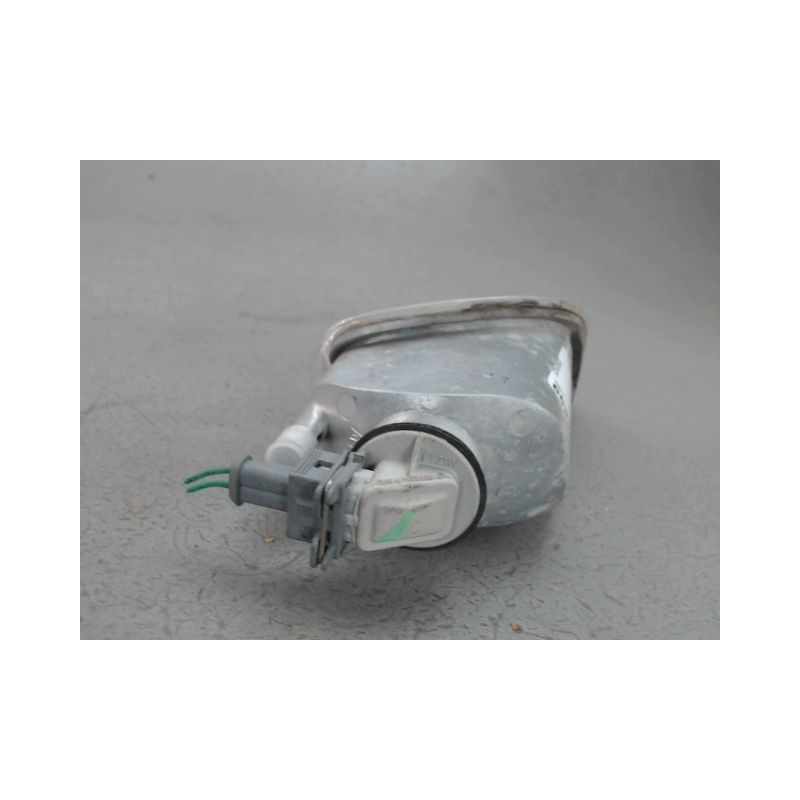 CLIGNOTANT DROIT CITROEN SAXO