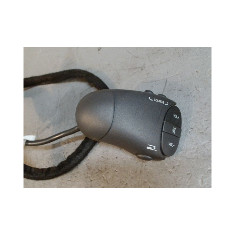 COMMANDE AUTORADIO DACIA SANDERO 2008-