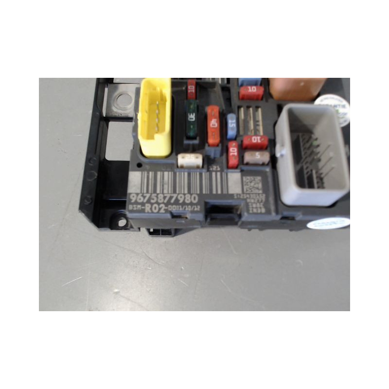 BOITE A FUSIBLES PEUGEOT 5008