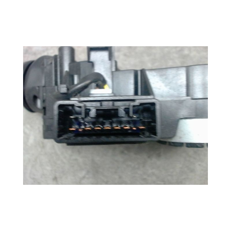 COMMANDE CLIGNOTANT TOYOTA HILUX SIMPLE CABINE 2006-